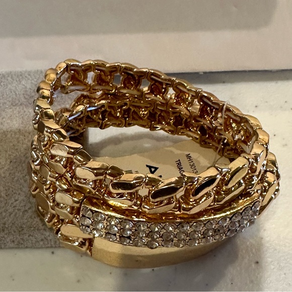 NWT ALDO Set of 3 Bracelets gold tone stretch - ID style, clear rhinestones - Picture 13 of 14